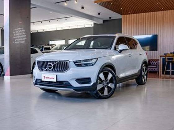 VOLVO XC40 2022