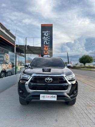 TOYOTA HILUX 2025