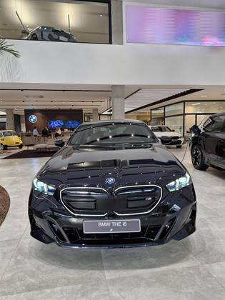 BMW i5 2025