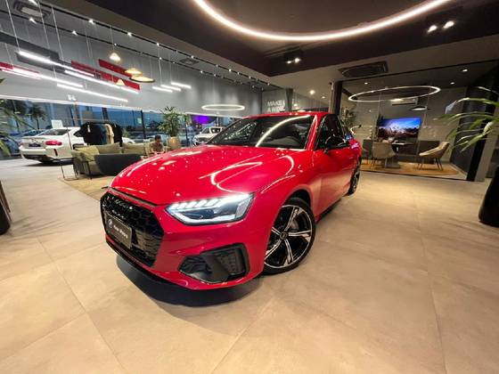 AUDI A4 2022