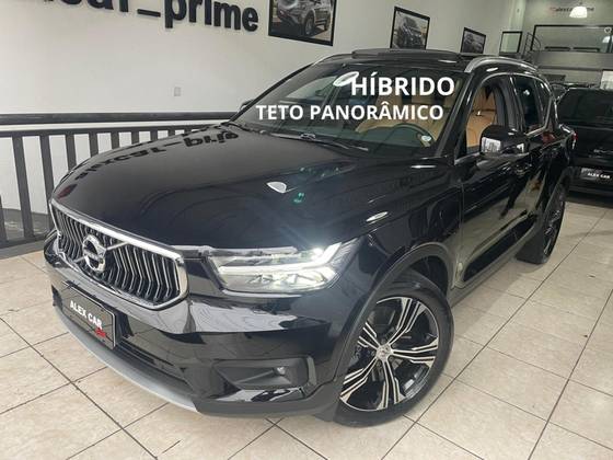 VOLVO XC40 2021