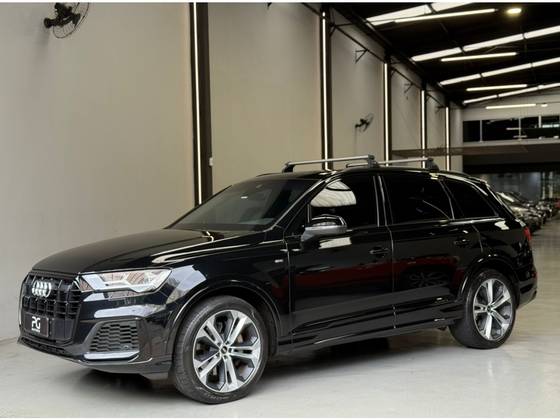 AUDI Q7 2022