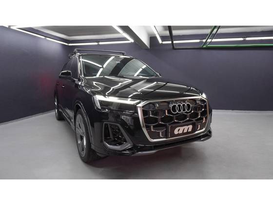 AUDI Q7 2025