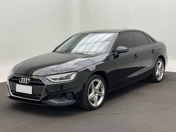 AUDI A4 2021
