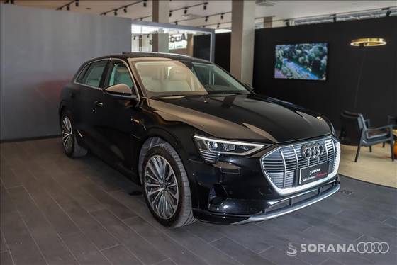AUDI E-TRON 2022