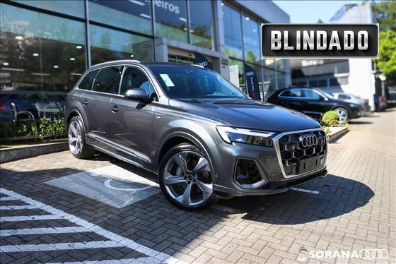 AUDI Q7 2025