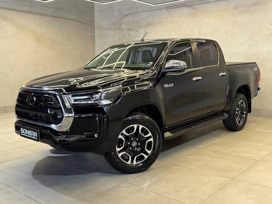 TOYOTA HILUX 2022