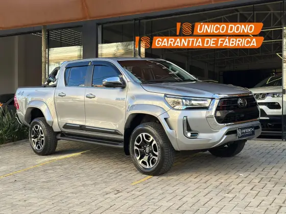 TOYOTA HILUX 2024