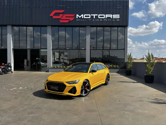 AUDI RS6 2021
