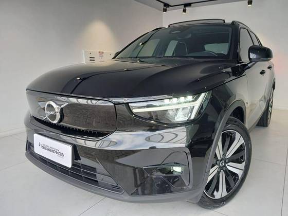 VOLVO XC40 2023