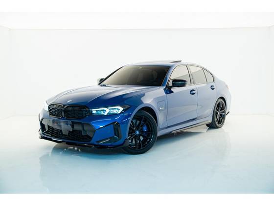 BMW 330e 2023