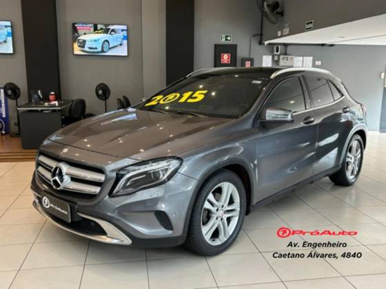 MERCEDES-BENZ GLA 200 2015
