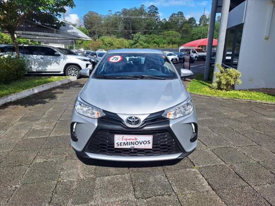 TOYOTA YARIS 2025