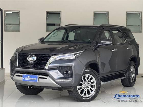 TOYOTA HILUX 2021