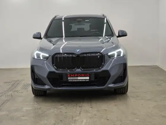 BMW iX1 2024