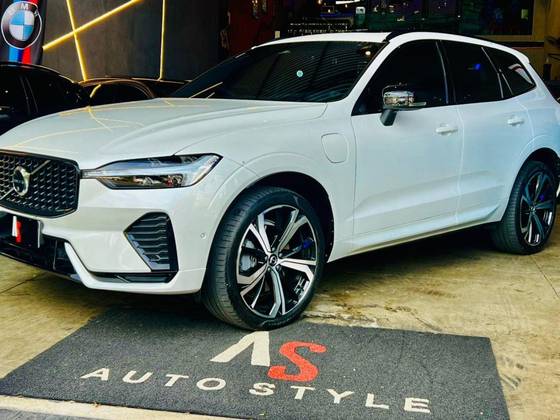 VOLVO XC60 2023