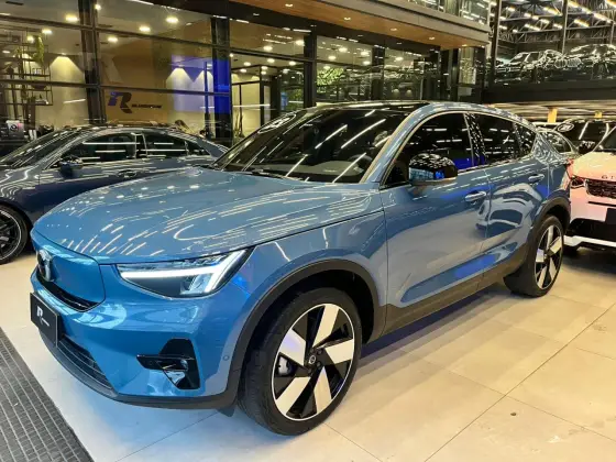 VOLVO C40 2023