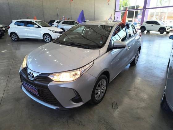 TOYOTA YARIS 2025