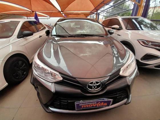 TOYOTA YARIS 2025