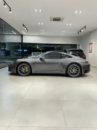 PORSCHE 911 2021