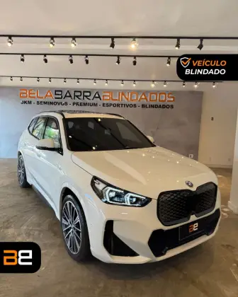 BMW iX1 2025