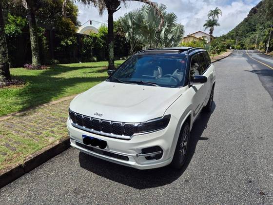 JEEP COMMANDER 2023