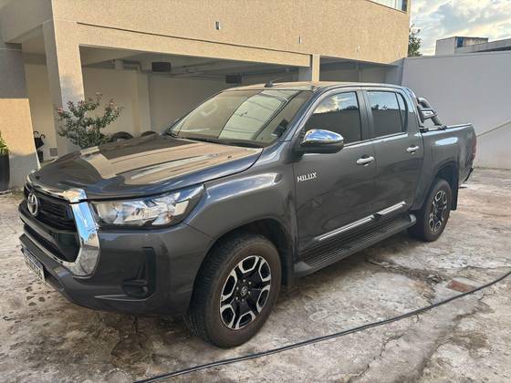 TOYOTA HILUX 2024