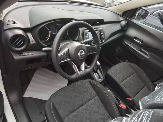 NISSAN KICKS 2024