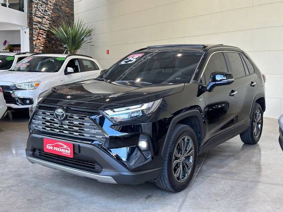 TOYOTA RAV4 2025