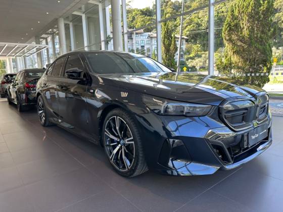 BMW i5 2025