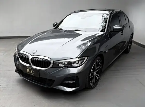 BMW 330e 2022