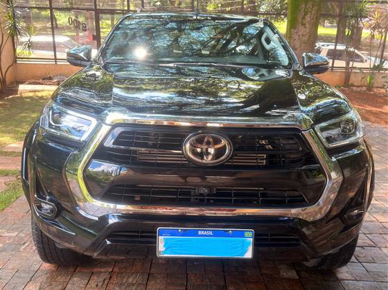 TOYOTA HILUX 2025