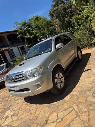 TOYOTA HILUX SW4 2010